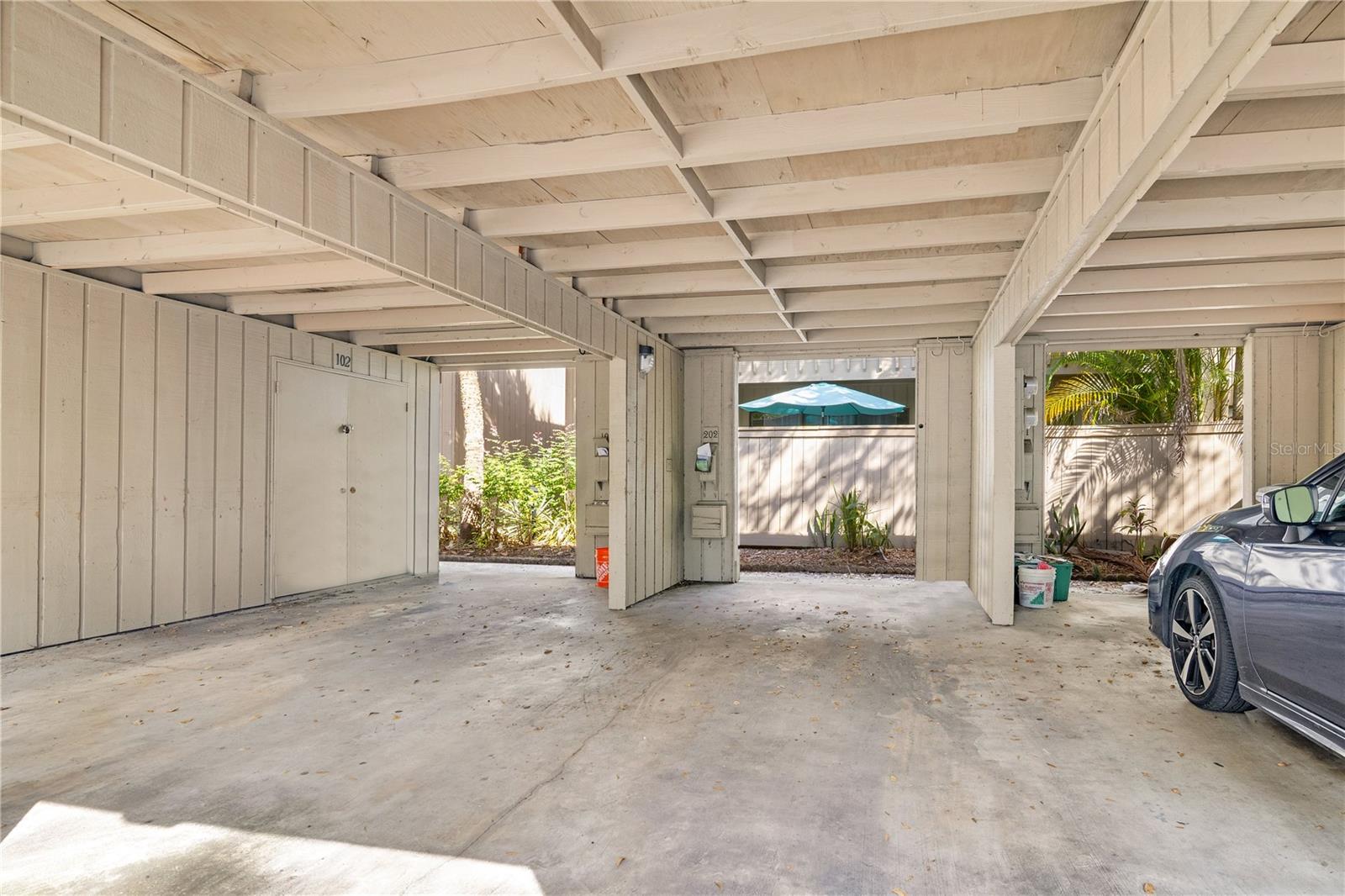 CROWN OAKS - Residential