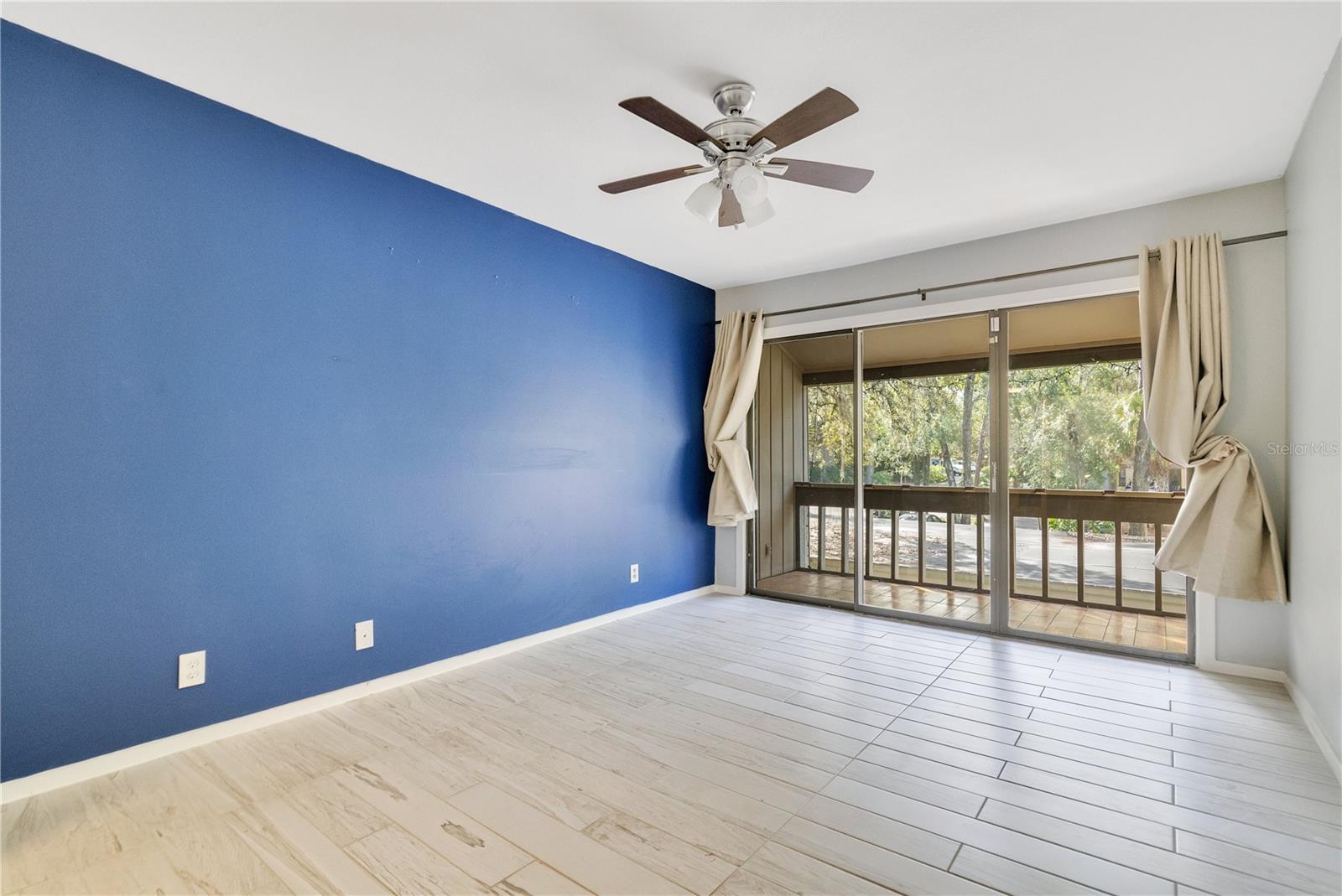 CROWN OAKS - Residential