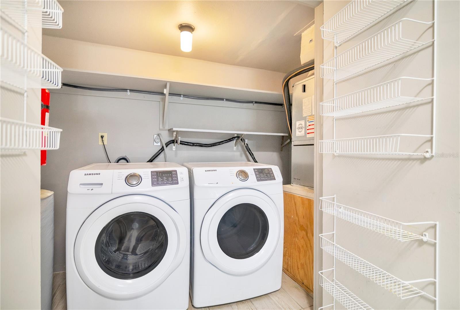 CROWN OAKS - Residential