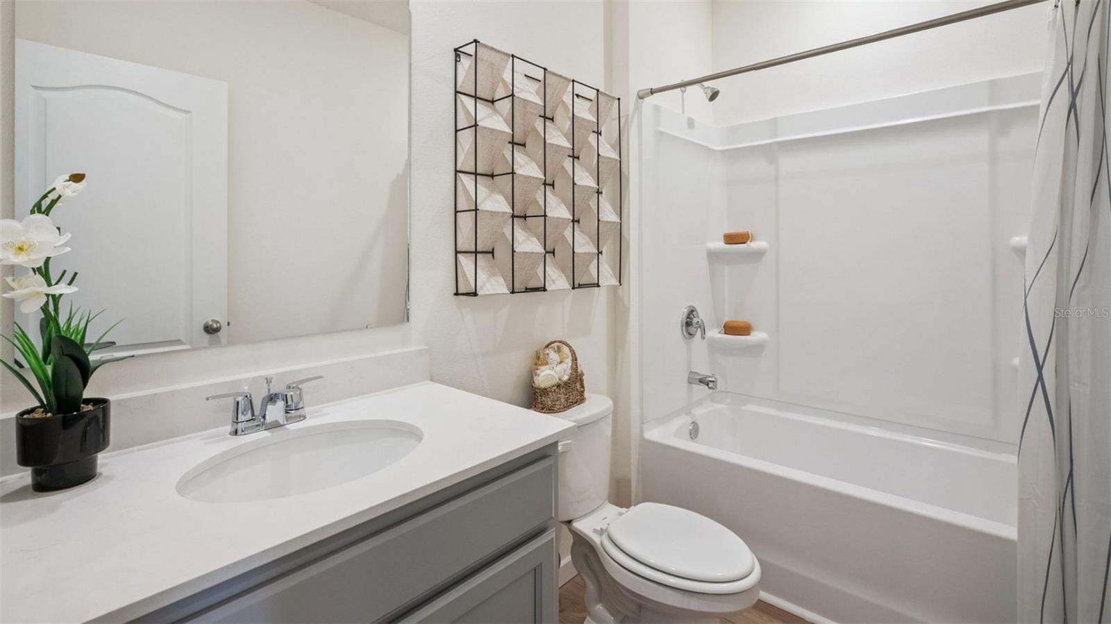 OAK POINTE - Residential