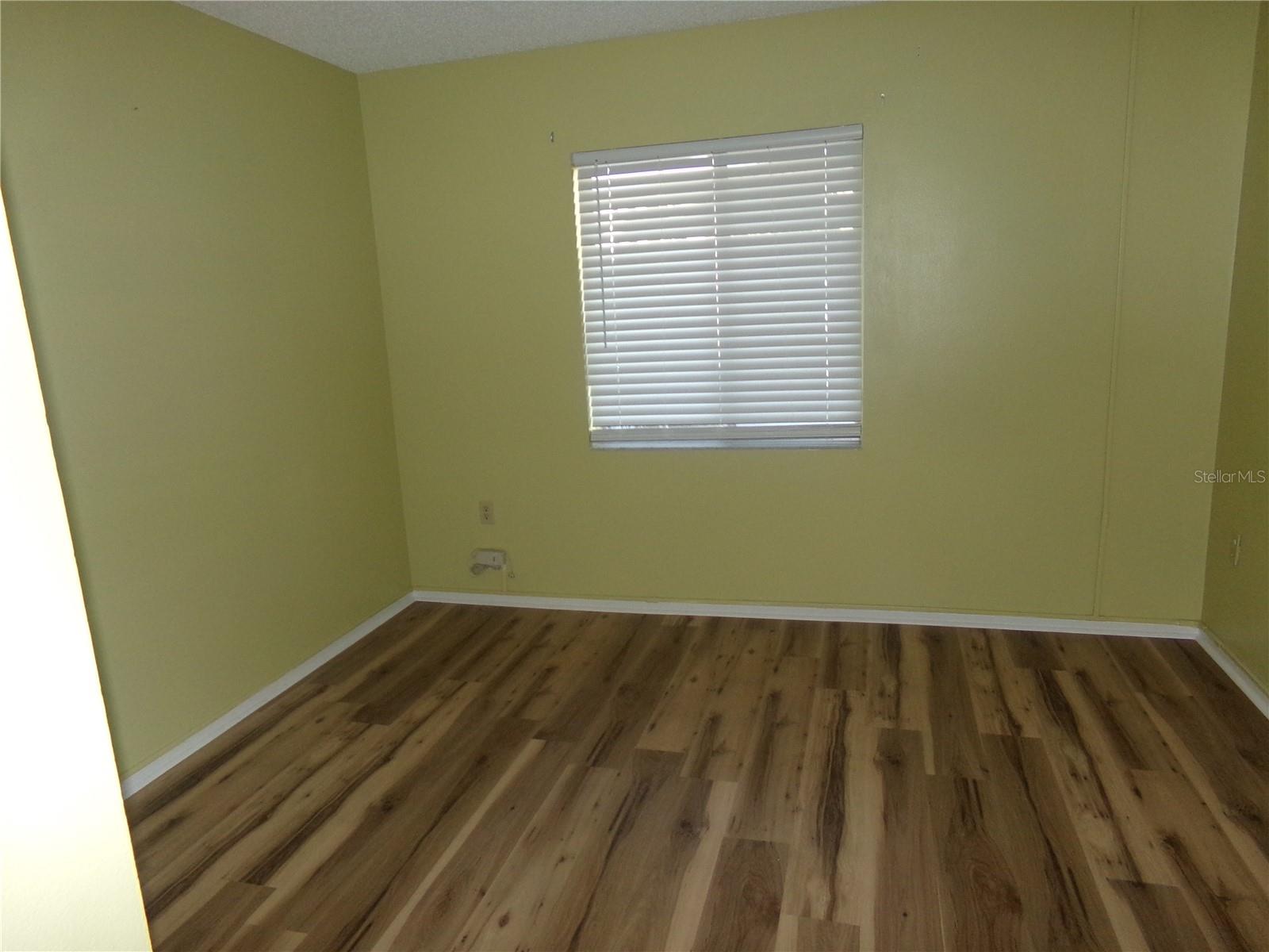 BAYSHORE ON THE LAKE APTS SEC 4 - Residential