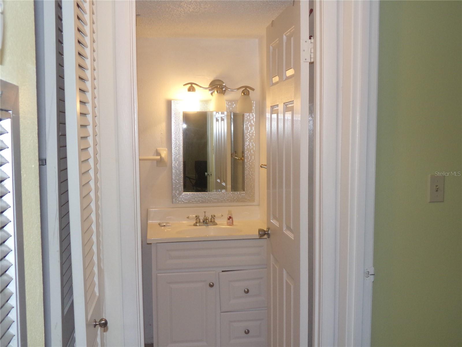 BAYSHORE ON THE LAKE APTS SEC 4 - Residential