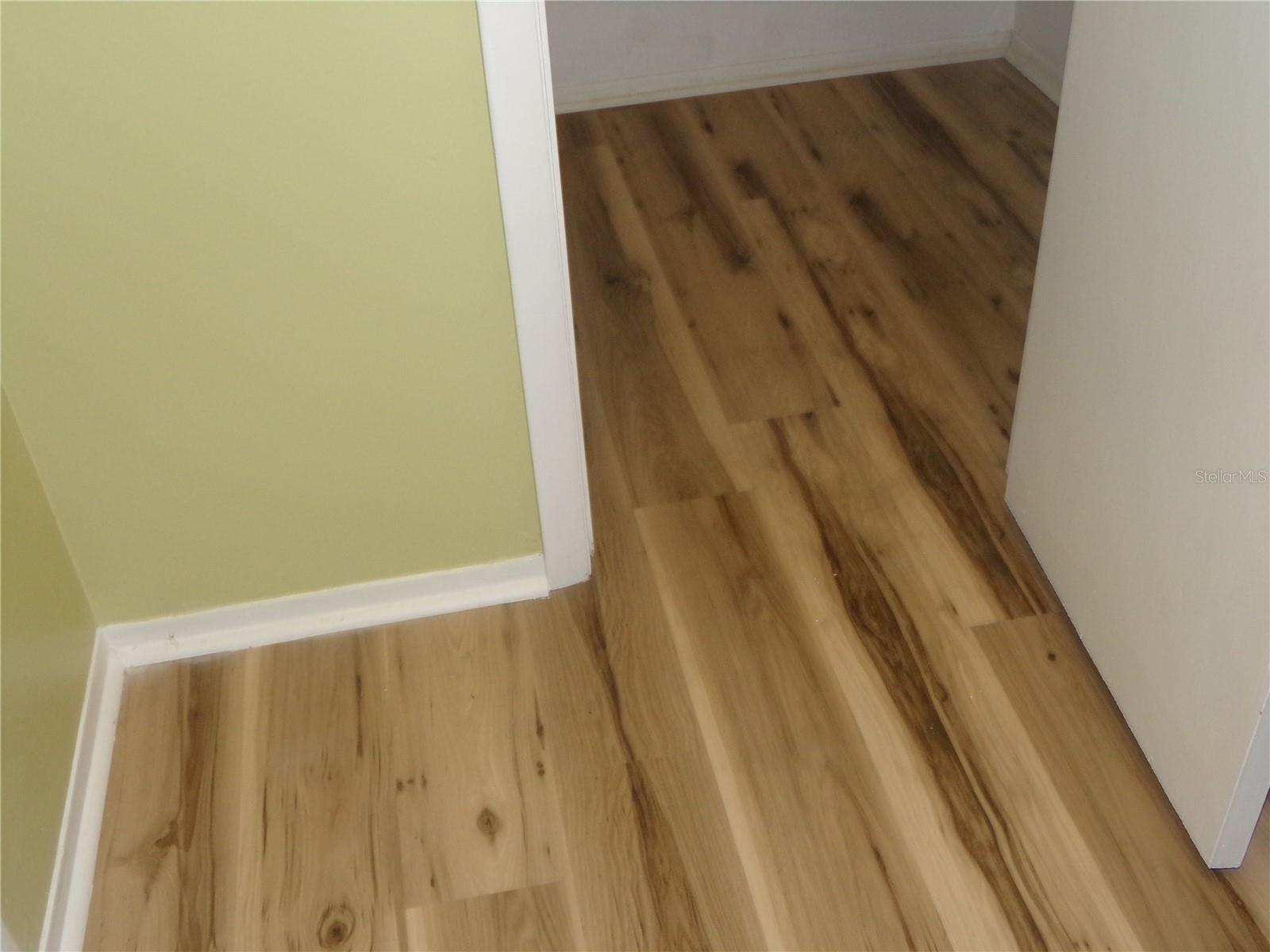 BAYSHORE ON THE LAKE APTS SEC 4 - Residential