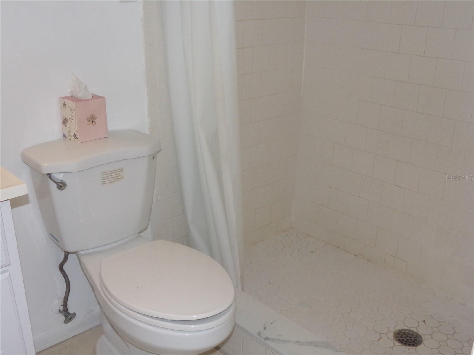 BAYSHORE ON THE LAKE APTS SEC 4 - Residential