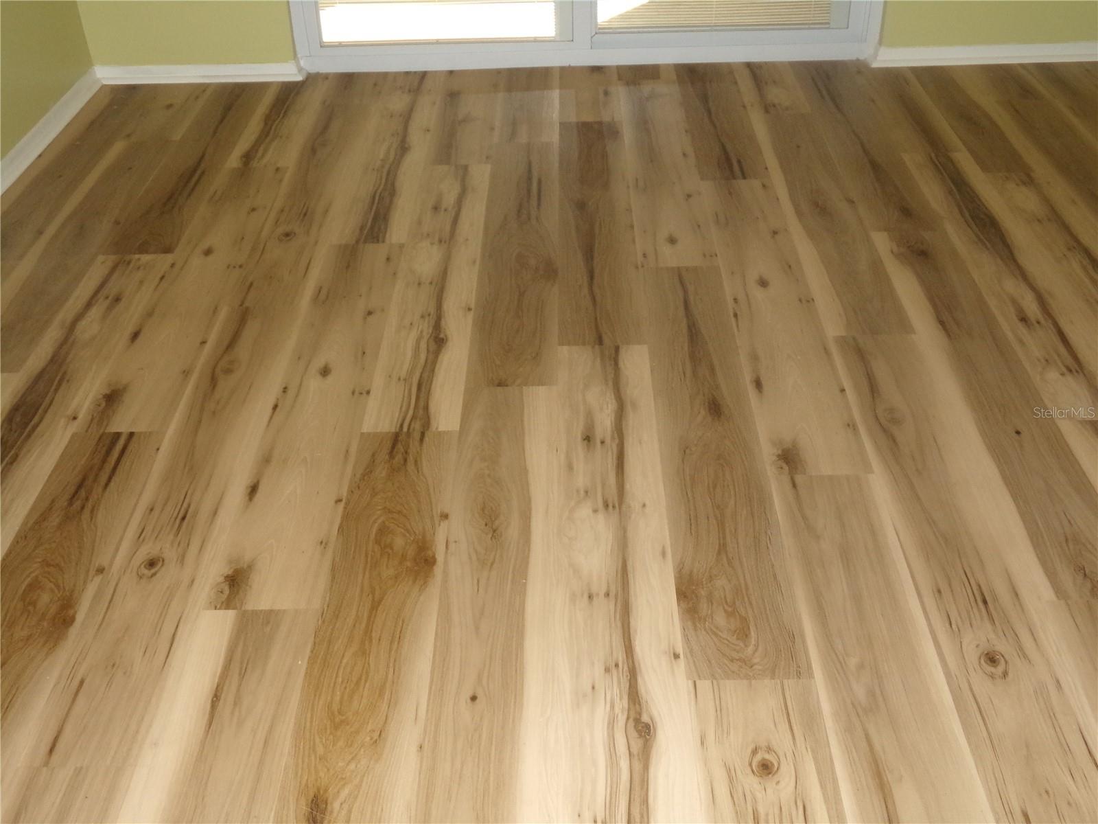 BAYSHORE ON THE LAKE APTS SEC 4 - Residential