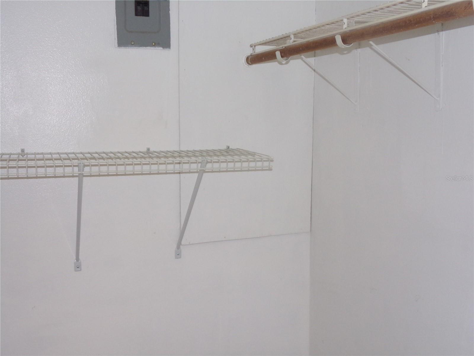 BAYSHORE ON THE LAKE APTS SEC 4 - Residential