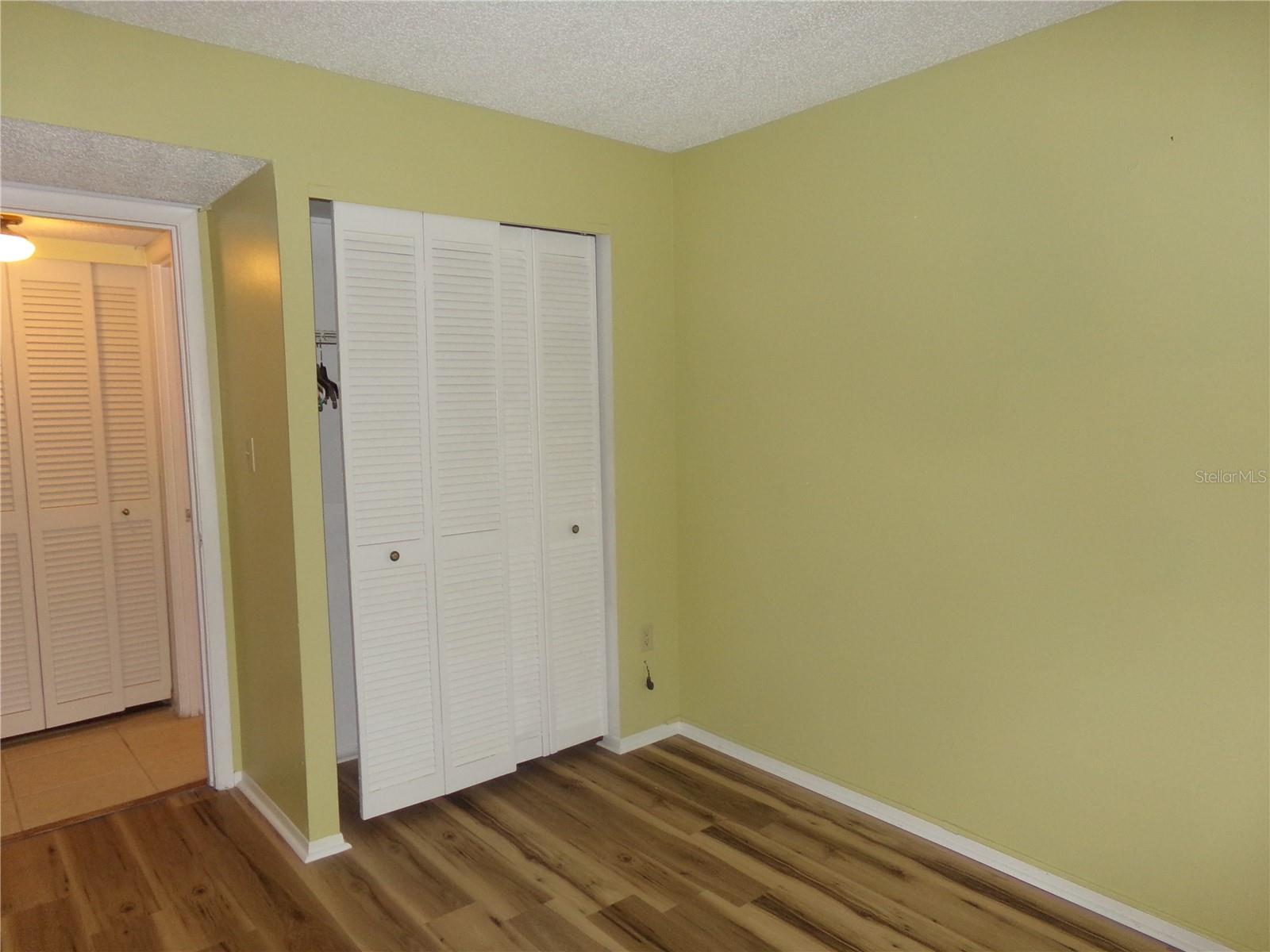 BAYSHORE ON THE LAKE APTS SEC 4 - Residential