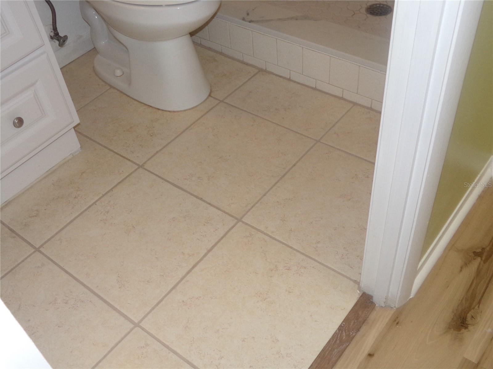 BAYSHORE ON THE LAKE APTS SEC 4 - Residential