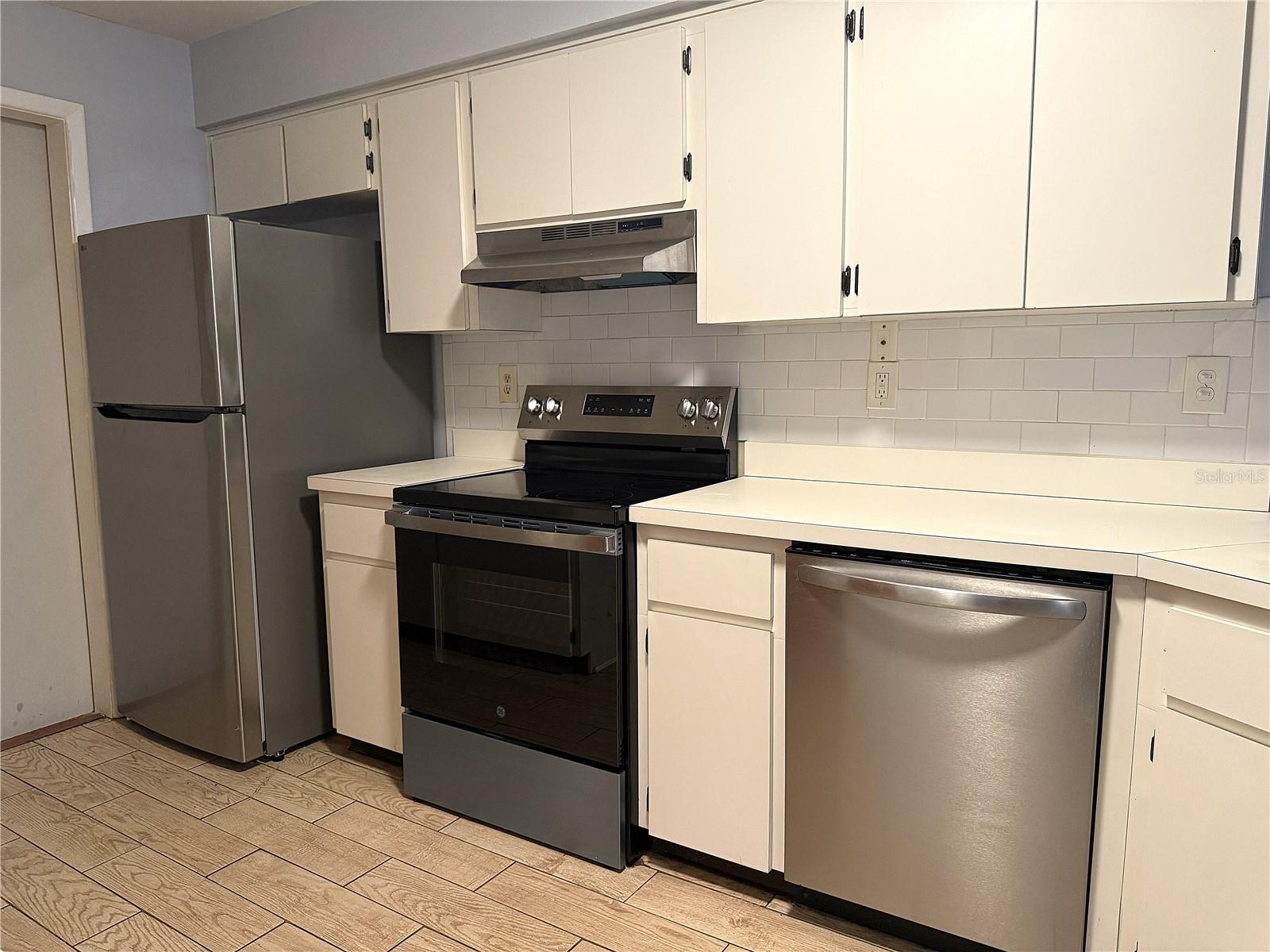 RADCLIFFE ESTATES - Residential Lease