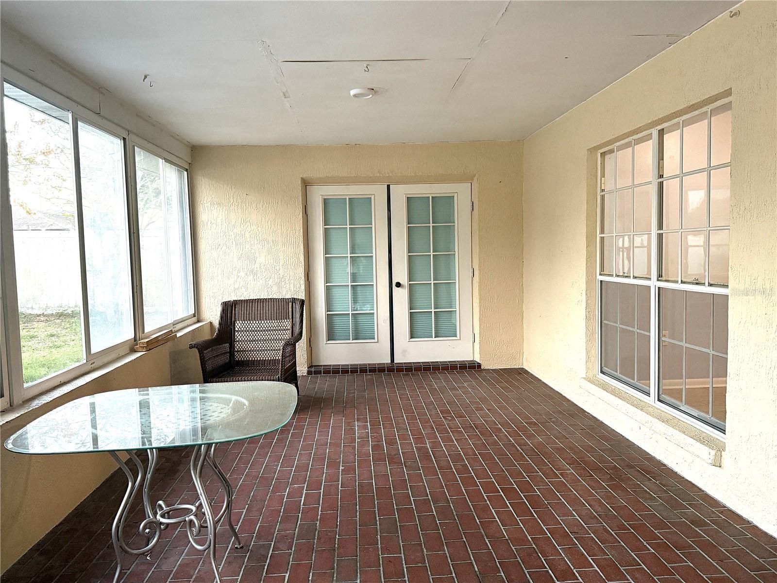 RADCLIFFE ESTATES - Residential Lease