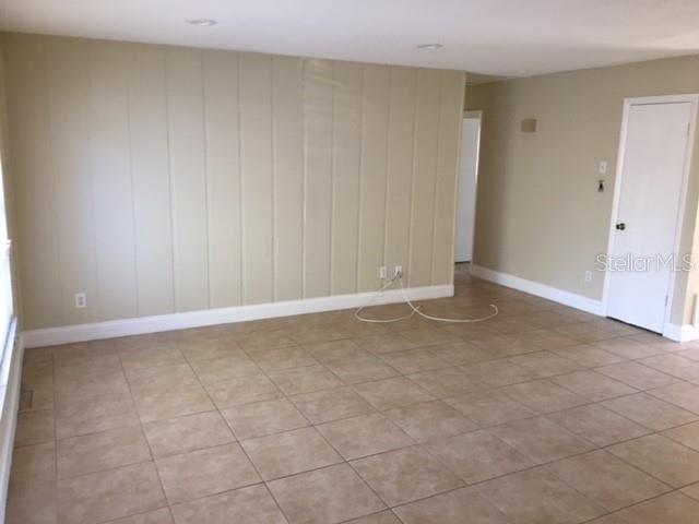 CAMELOT UNIT 1 - Residential Lease