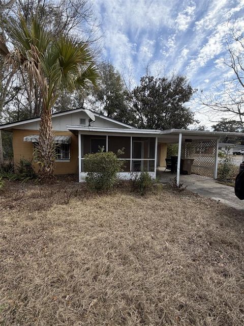 Photo of 1401 NW 20th Avenue, Ocala, FL 34475 (MLS # OM718525)