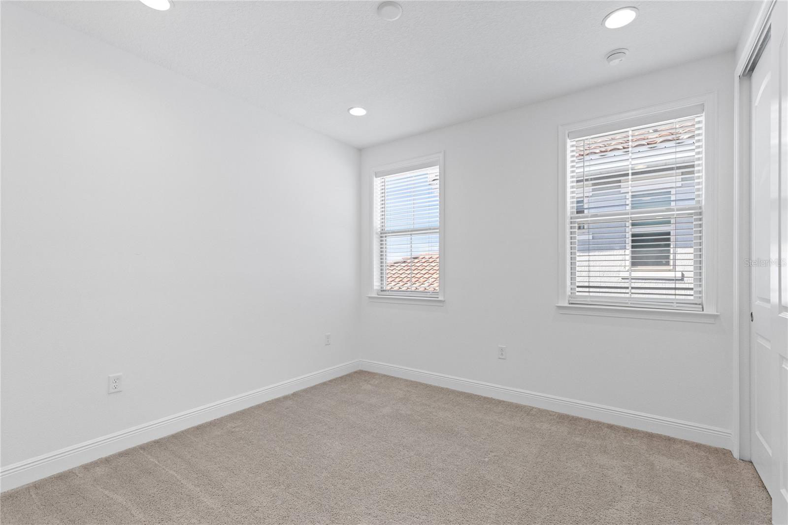 EAGLE CREEK - Residential