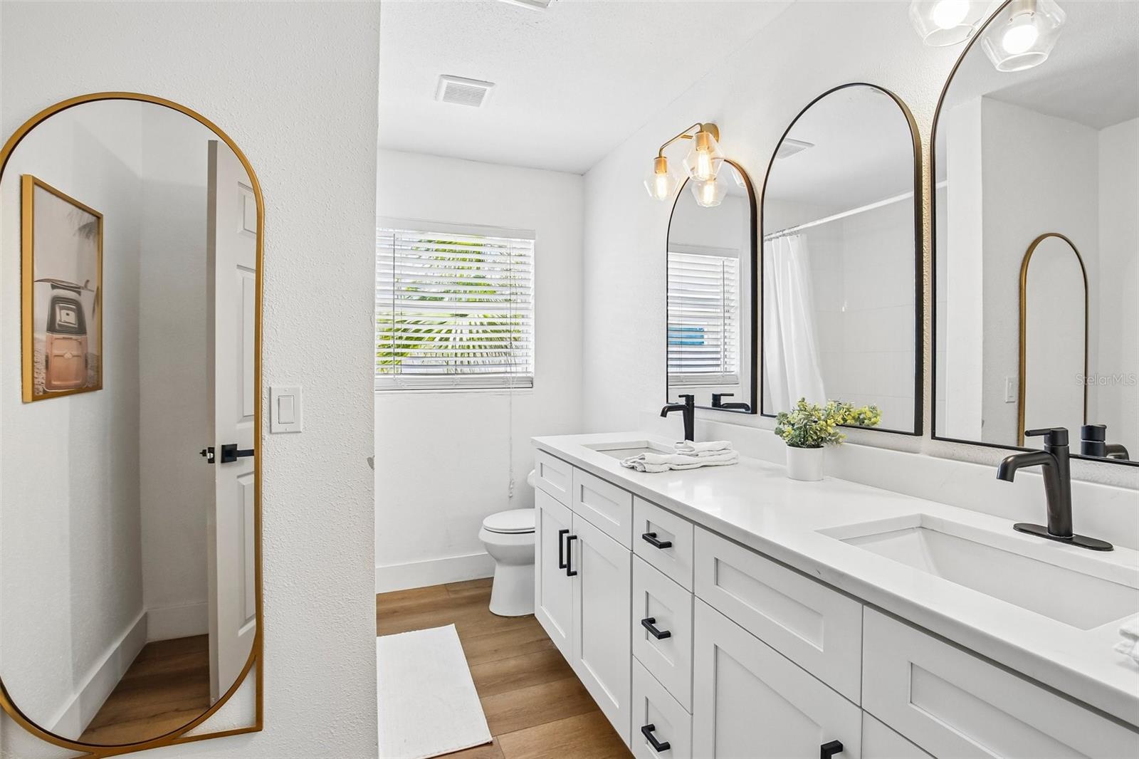 YACHT CLUB ESTATES UNIT 8 REP - Residential