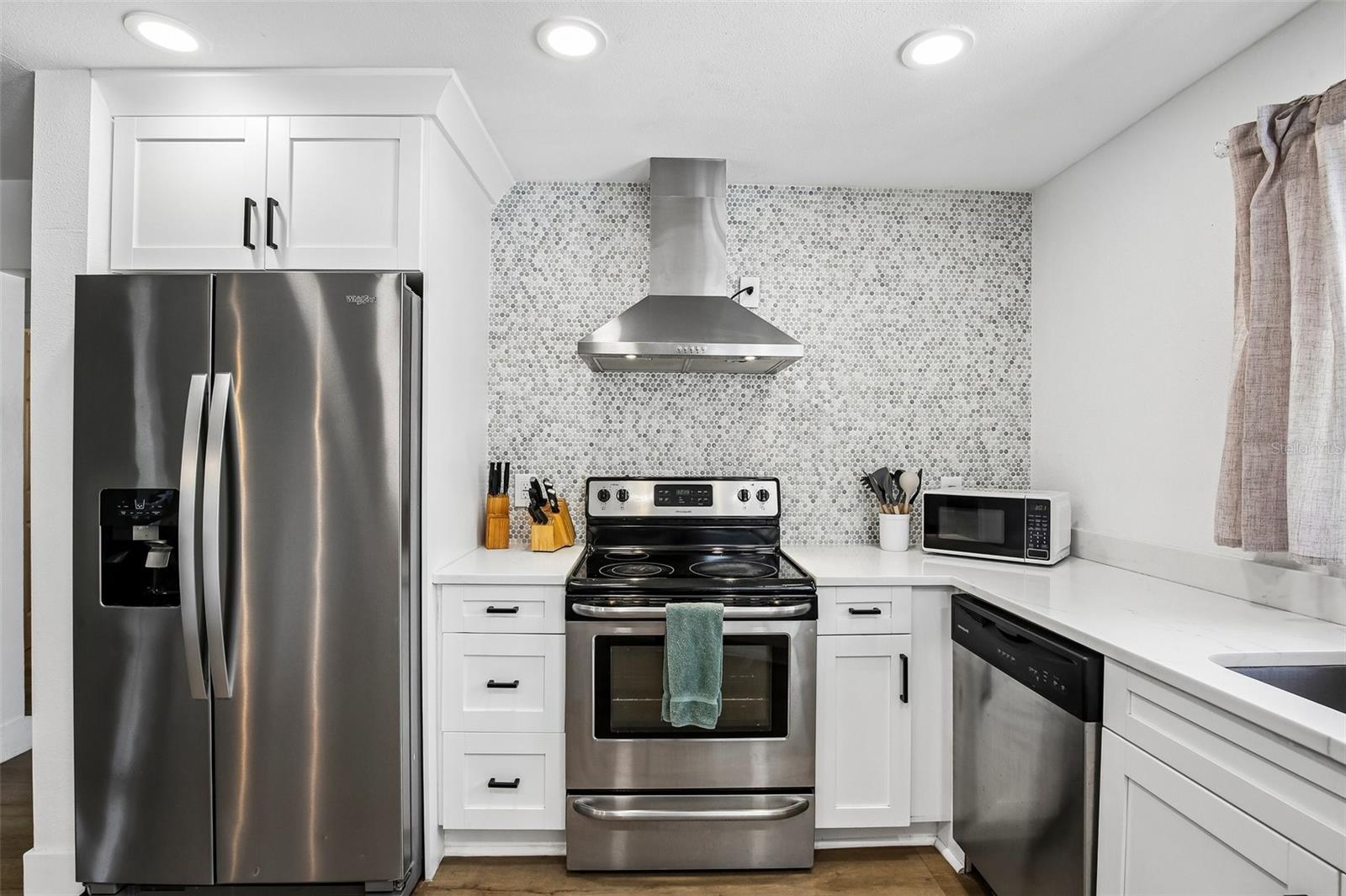 YACHT CLUB ESTATES UNIT 8 REP - Residential