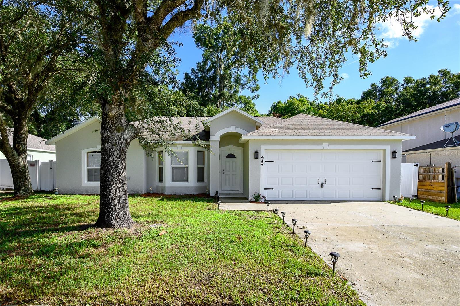 Dream Home Alert in Deland FL!!. Get Ready to Fall in Love With This Beautiful Split Floor Plan Home Featuring 4 Larges Bedrooms, 2 Bathrooms, 2 car's Garage; Huge Living & Family Room, Formal Dining Room. 13x10 Gourmet Kitchen With Solid Wood Cabinets, Appliances and Lots of Spaces. Fenced Back Yard Without Any Neighborhood & Ready For A New Pool. Recently Painted inside-outside, Brand New LED Lightning, New White Vinyl Fence. Great Home-Great Location-Location!!! Priced for-Sale Quick. A MUST-SEE IT!!!. This Property is located Near to Stetson University, Hospital's; The Downtown DeLand Historic District & "The skydiving capital of the world".