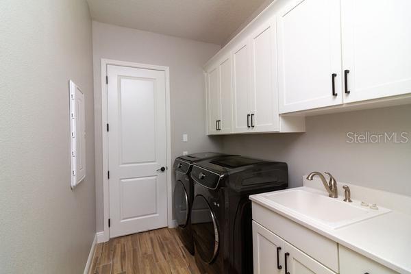 LEESBURG JAMESTOWNE SUB - Residential