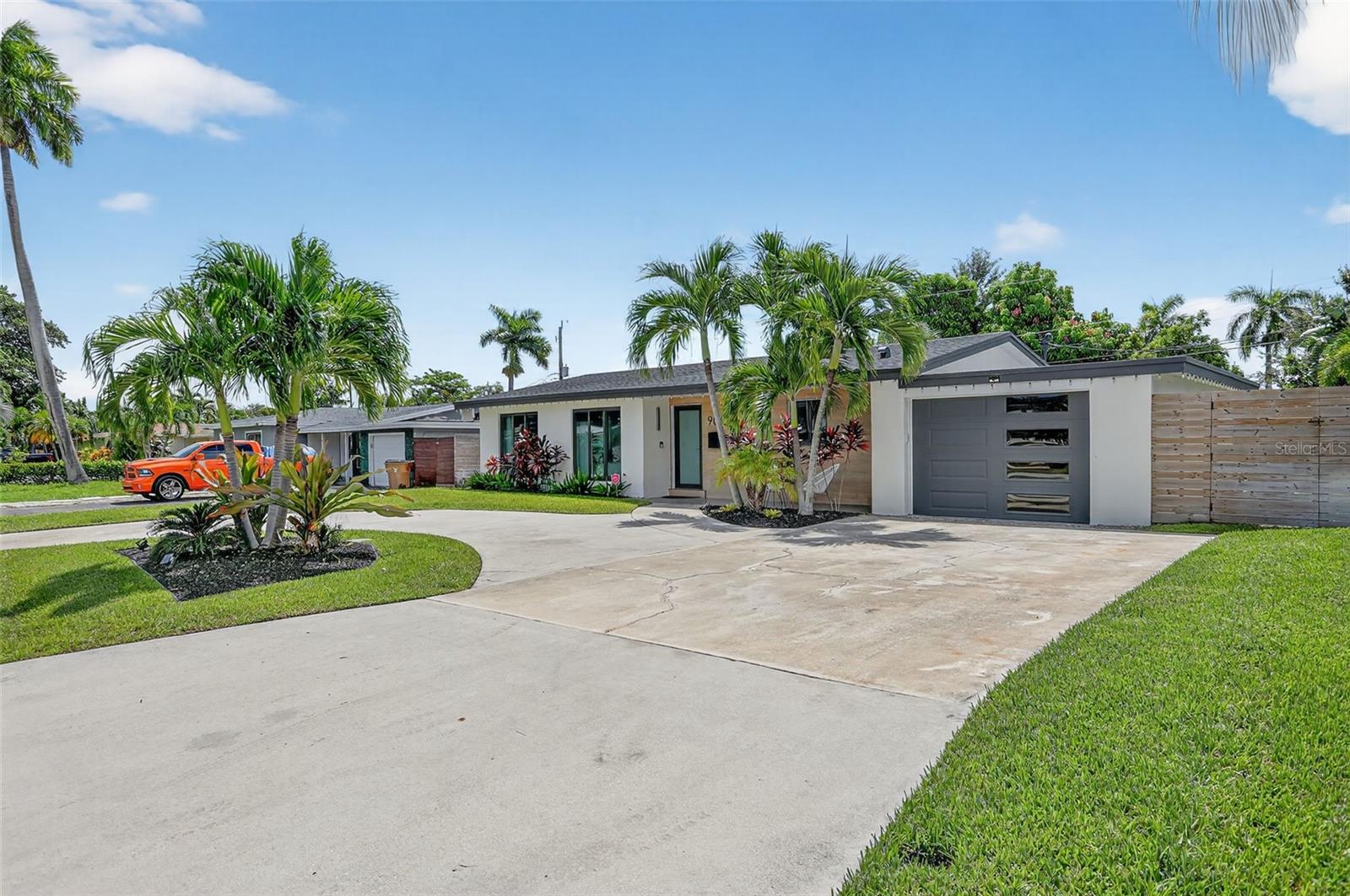 906 SE 13TH COURT