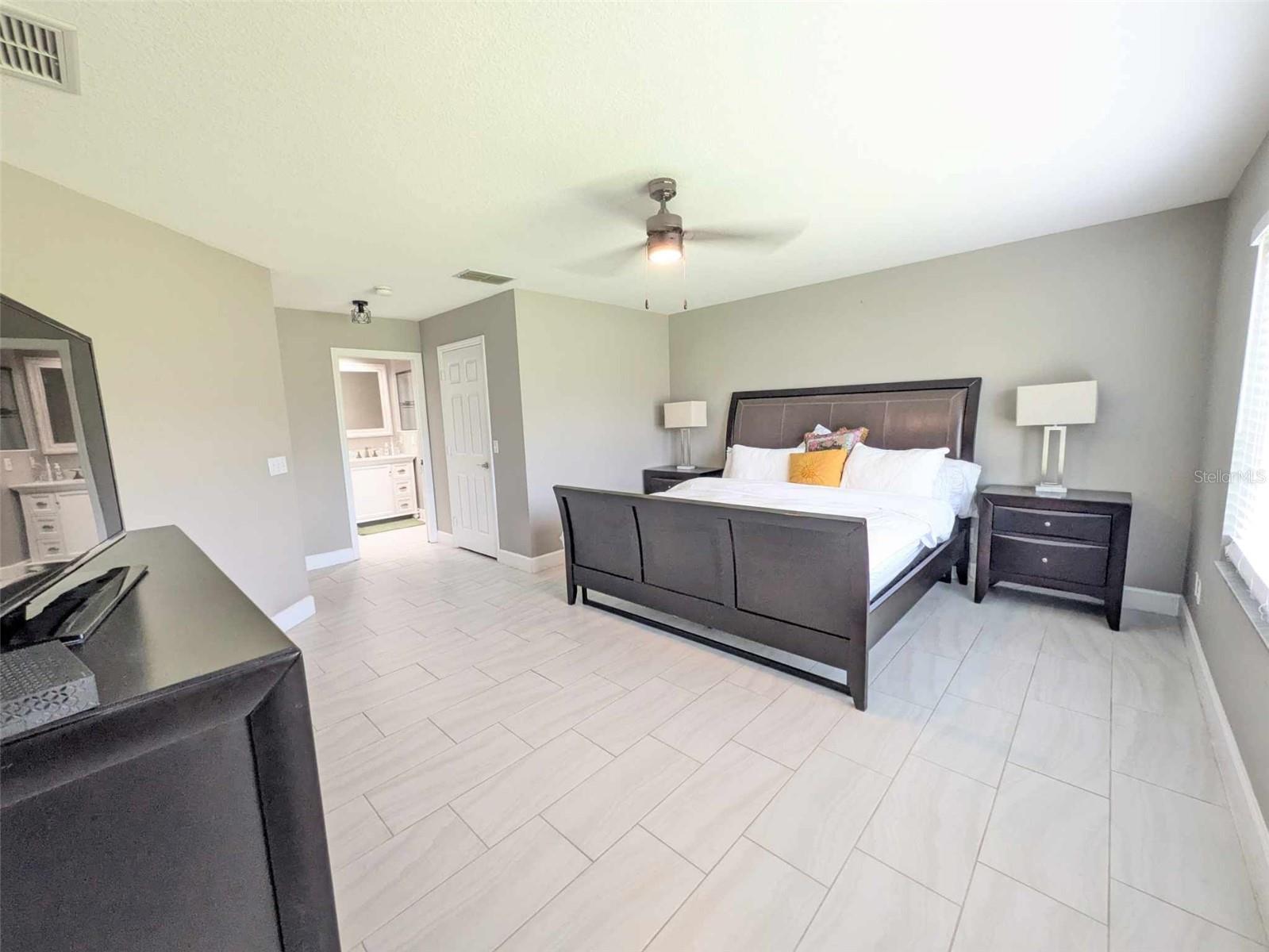 ON TOP OF THE WORLD - Residential Lease