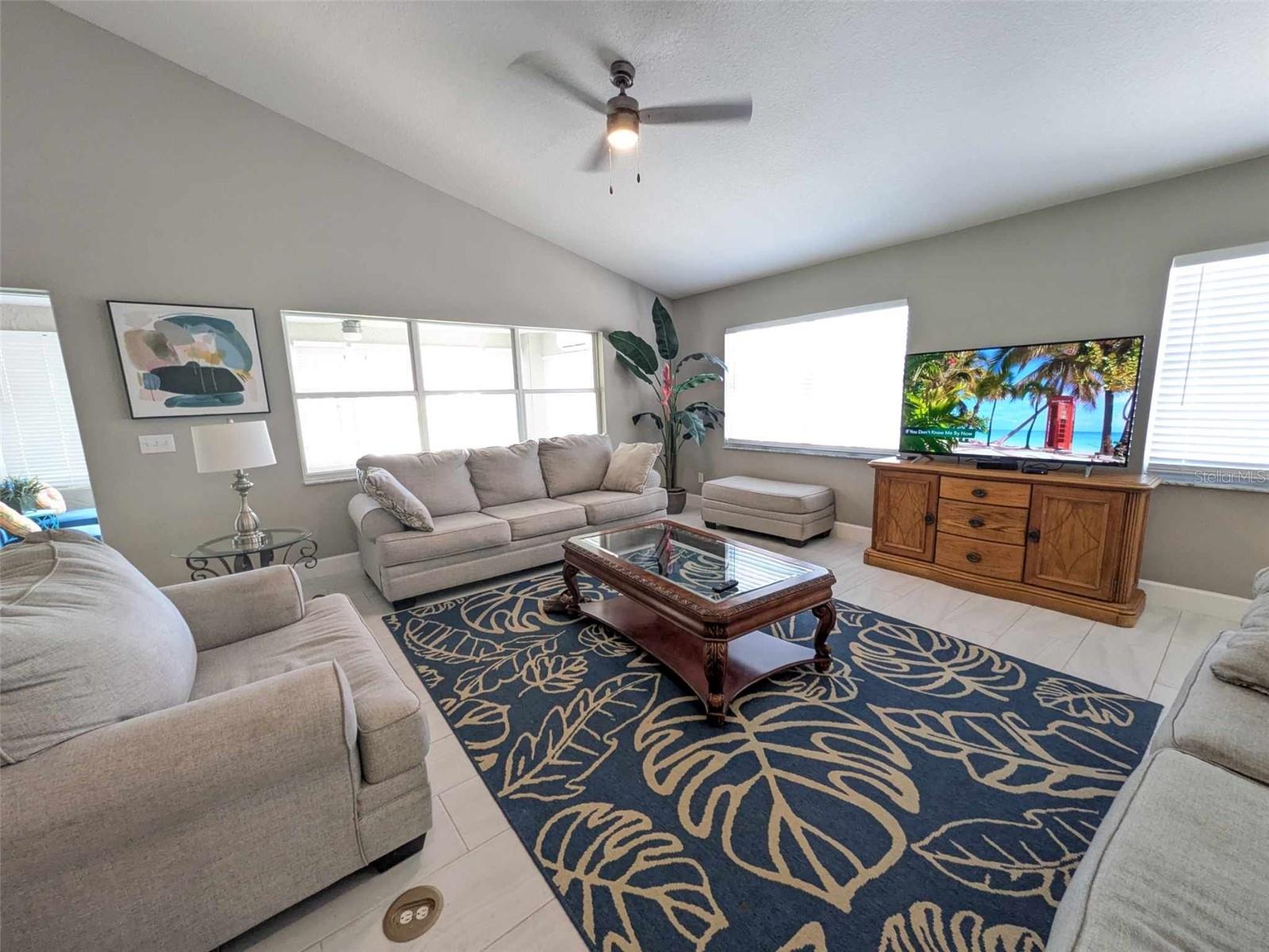 ON TOP OF THE WORLD - Residential Lease