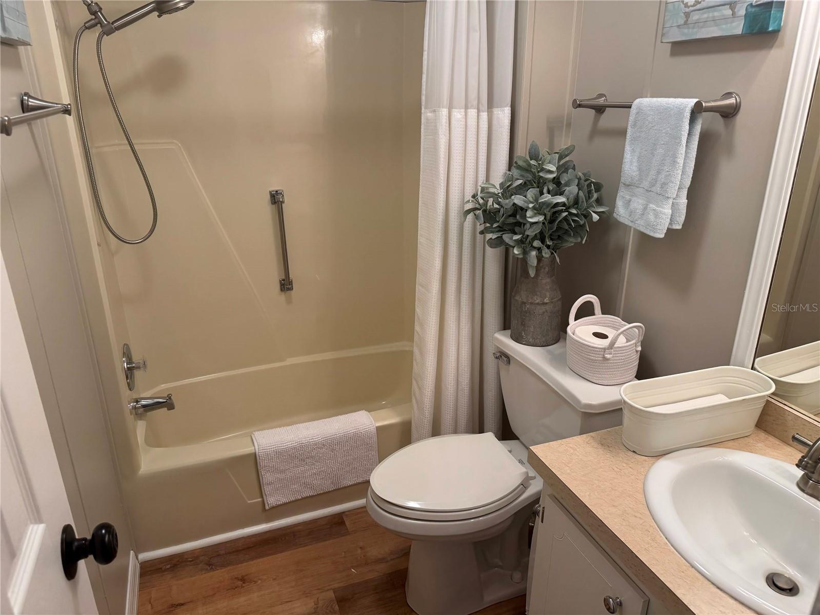 PARADISE ISLAND CO-OP INC - Residential