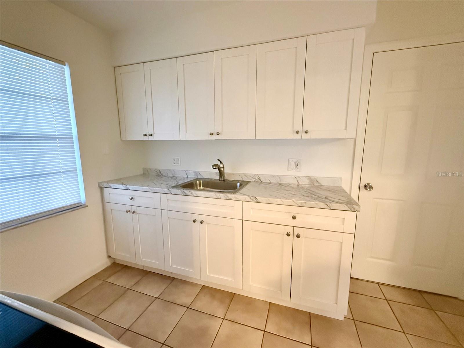 CRESCENT ESTATES SUB 1 - Residential Lease