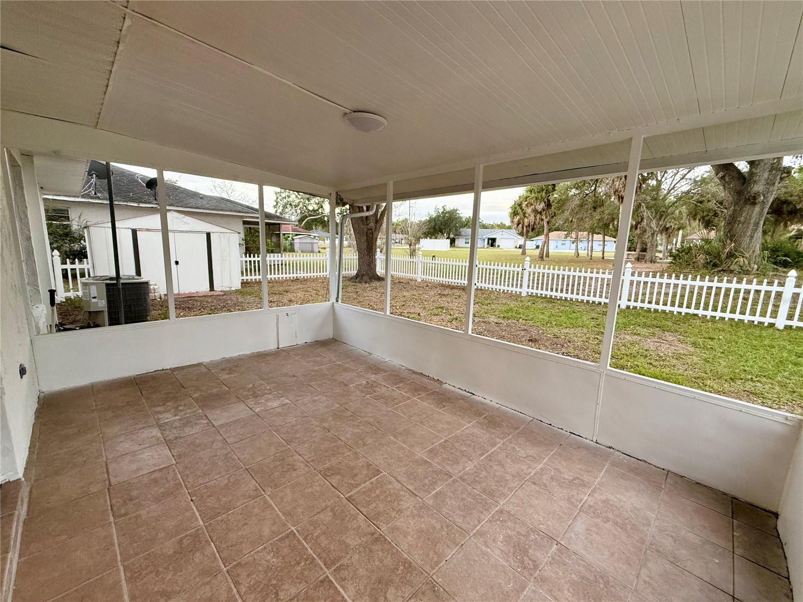 CRESCENT ESTATES SUB 1 - Residential Lease