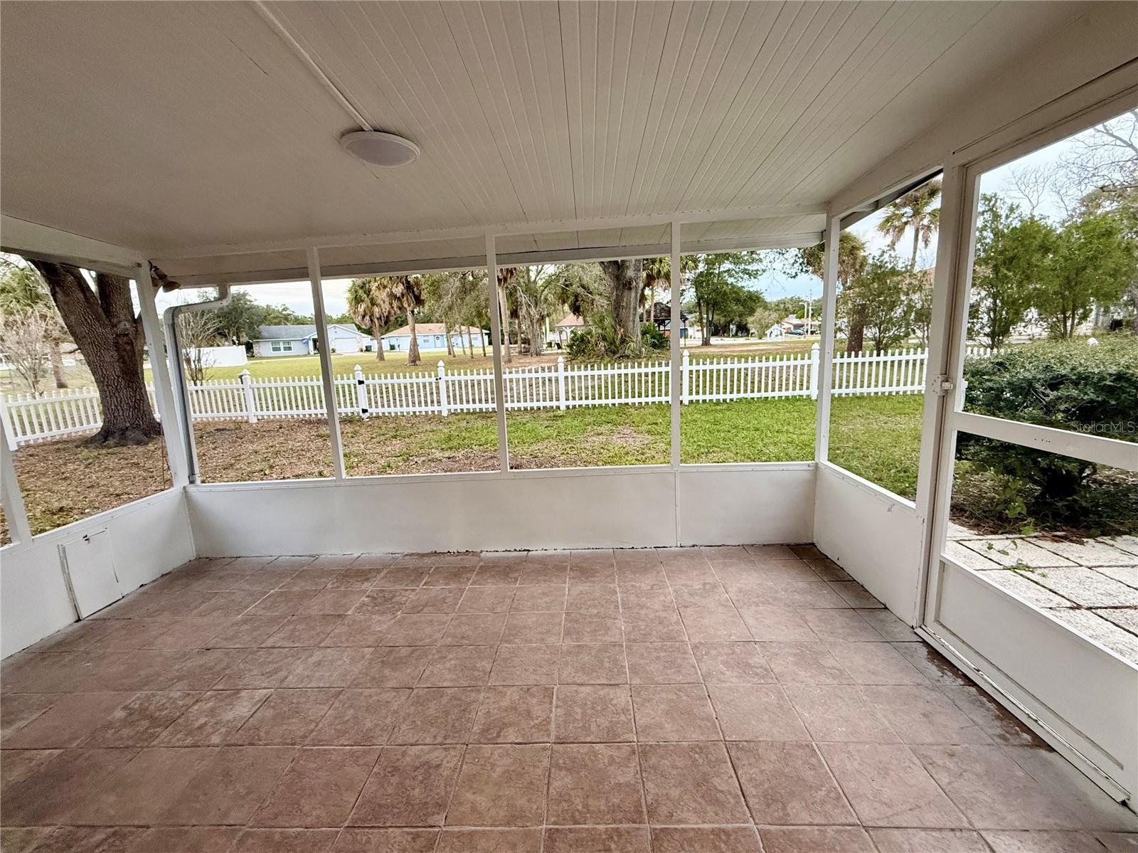 CRESCENT ESTATES SUB 1 - Residential Lease