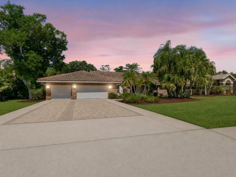 Photo of 2402 Huntington Boulevard, Safety Harbor, FL 34695 (MLS # TB8510708)