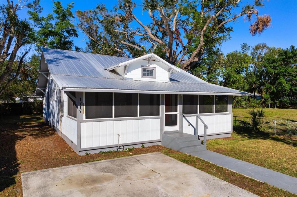 Photo of 1717 32nd Street, Sarasota, FL 34234 (MLS # A4668949)