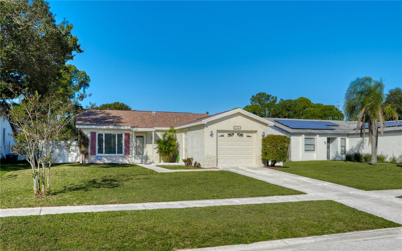 3266 PINE HAVEN DR