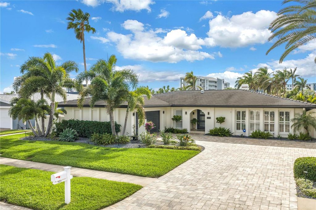 Photo of 624 Snug Island, Clearwater, FL 33767 (MLS # TB8489381)