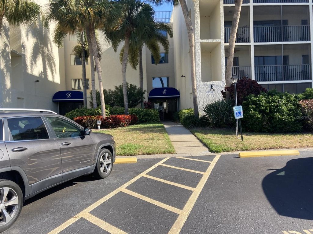 Photo of 6114 43rd Street W #103E, Bradenton, FL 34210 (MLS # A4690690)