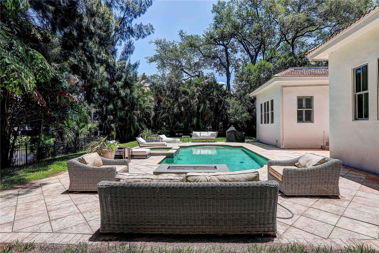HENDERSON BEACH - Residential