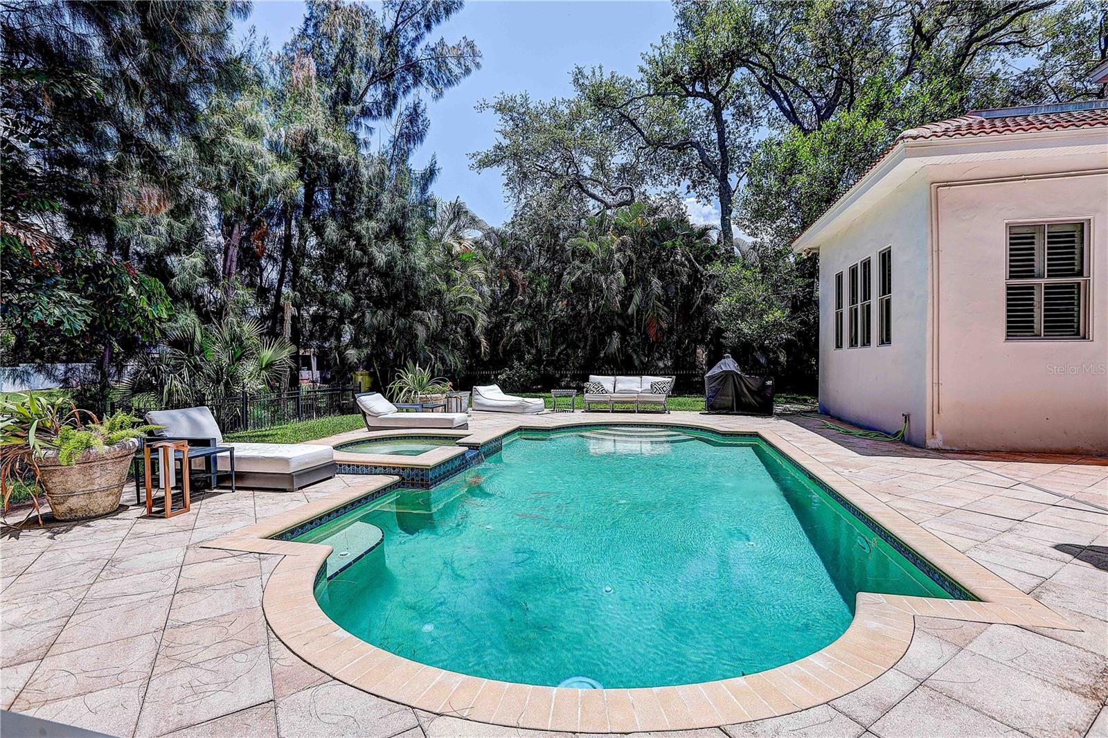 HENDERSON BEACH - Residential
