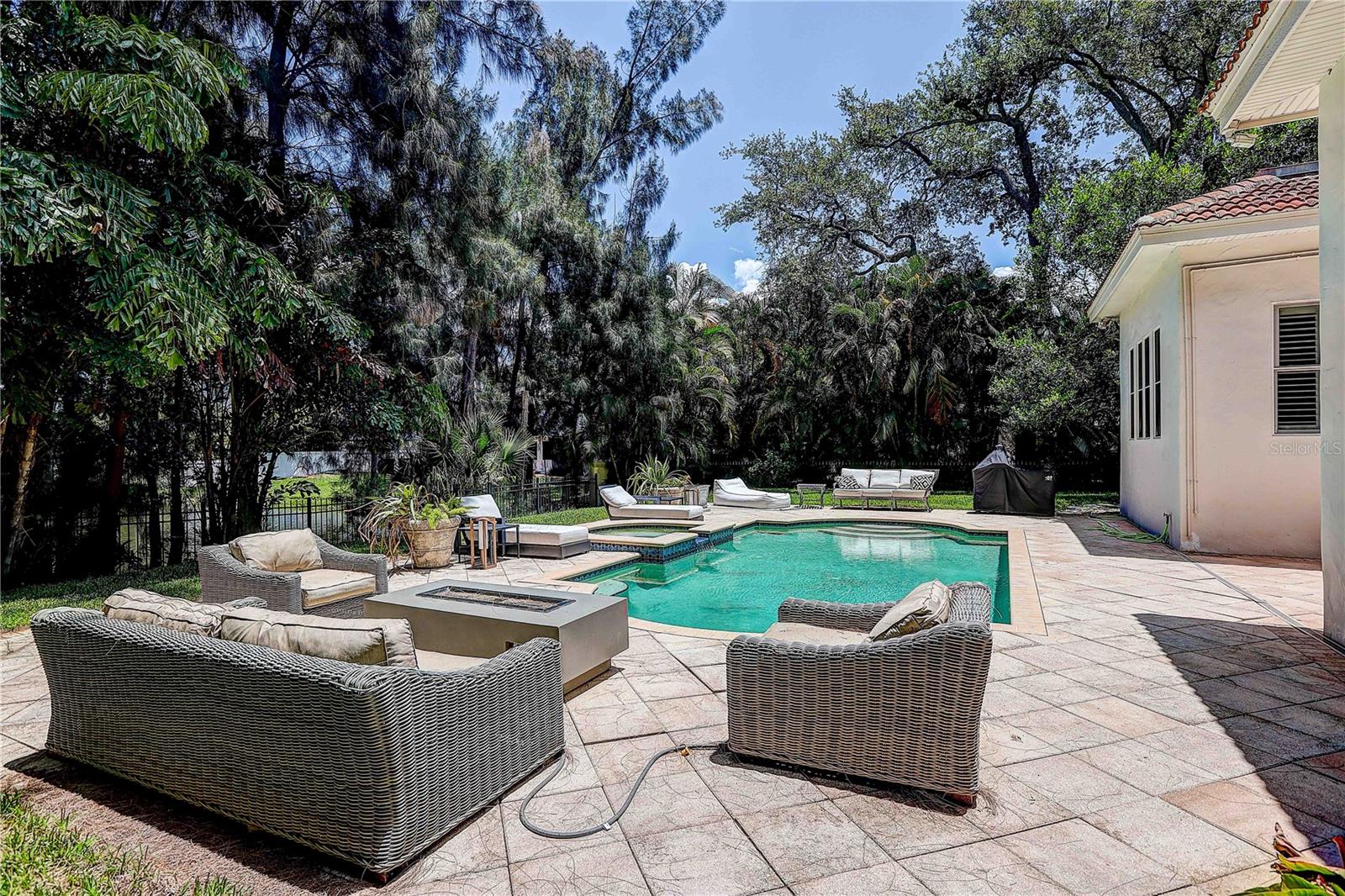 HENDERSON BEACH - Residential
