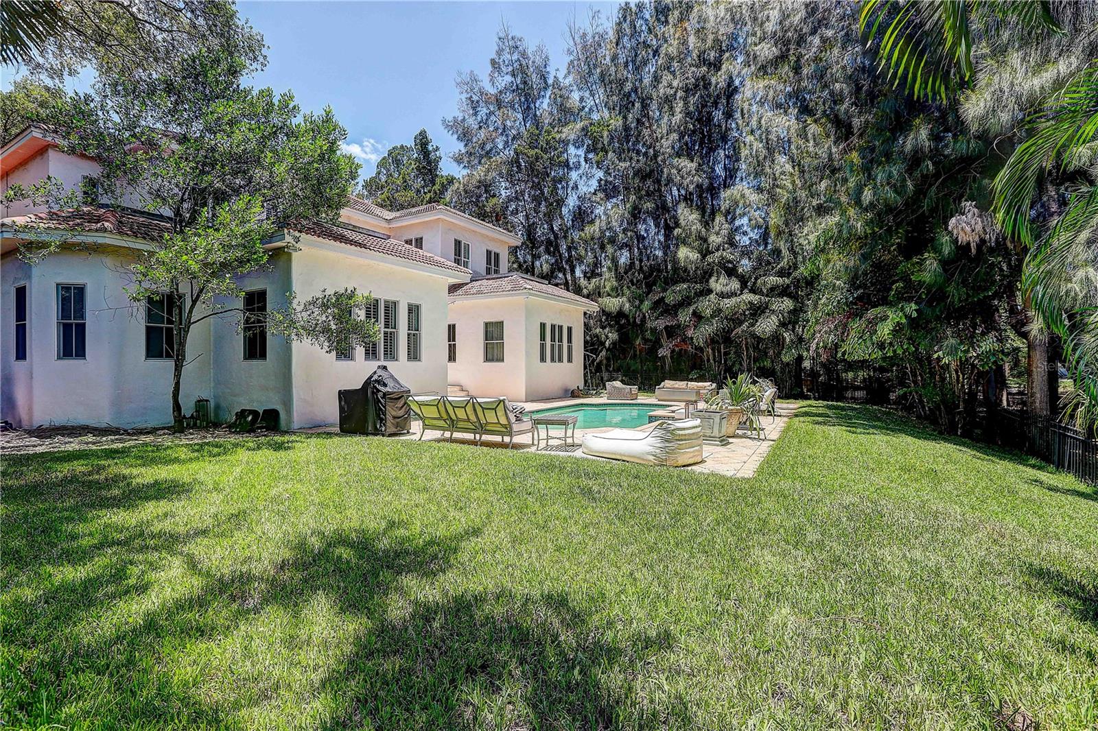 HENDERSON BEACH - Residential
