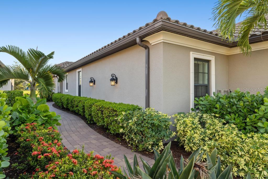 5449 LAMPIASI STREET