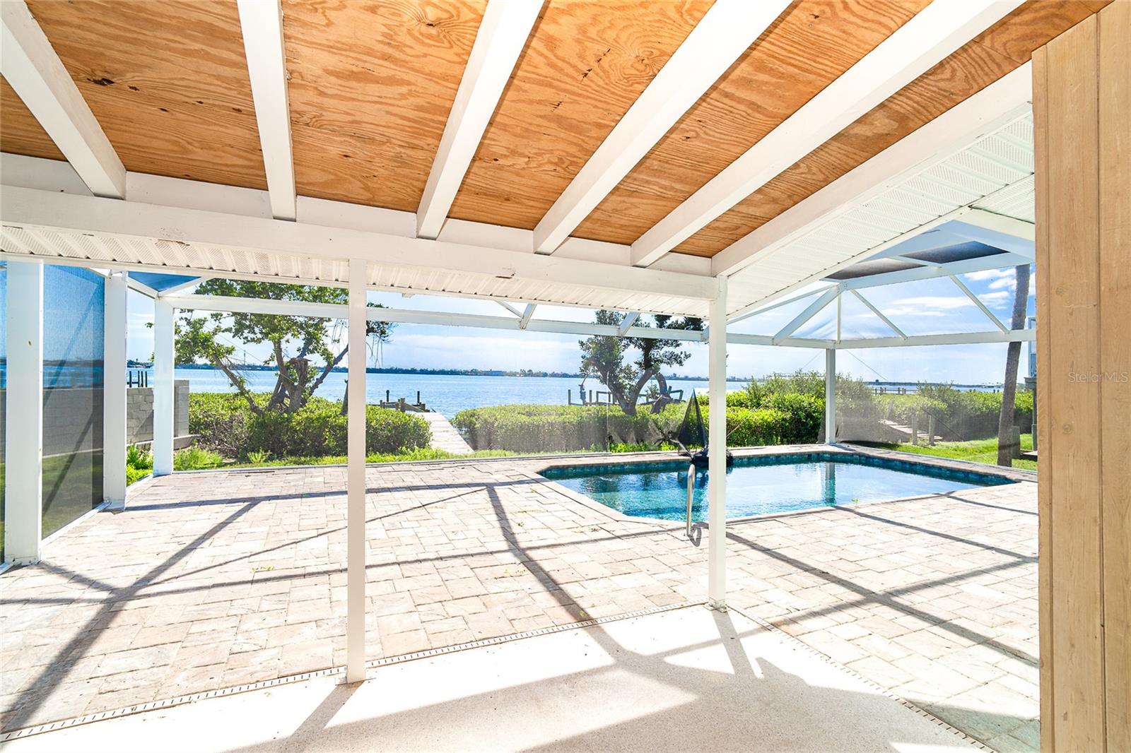 PELICAN SHORES - Residential