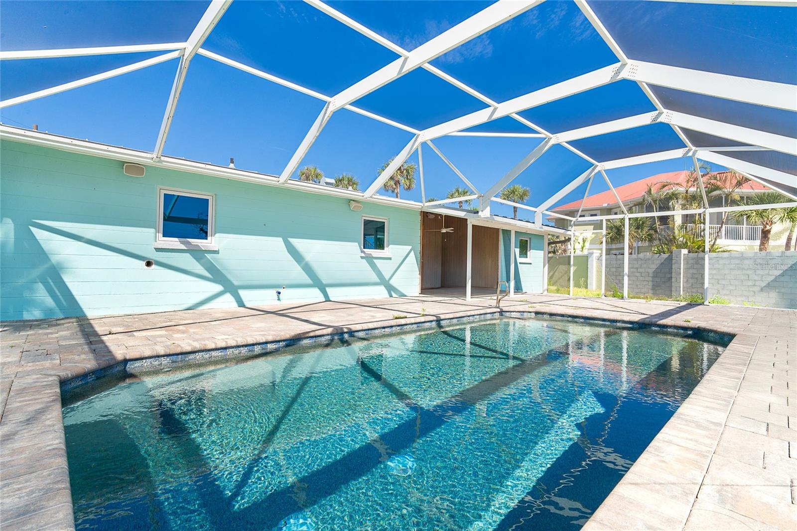 PELICAN SHORES - Residential