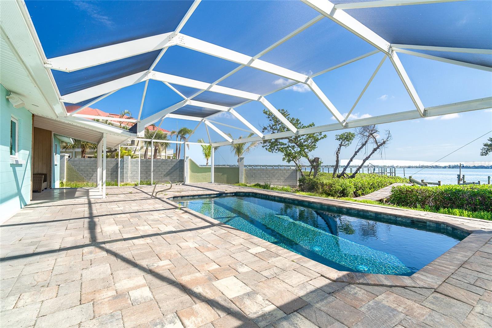PELICAN SHORES - Residential