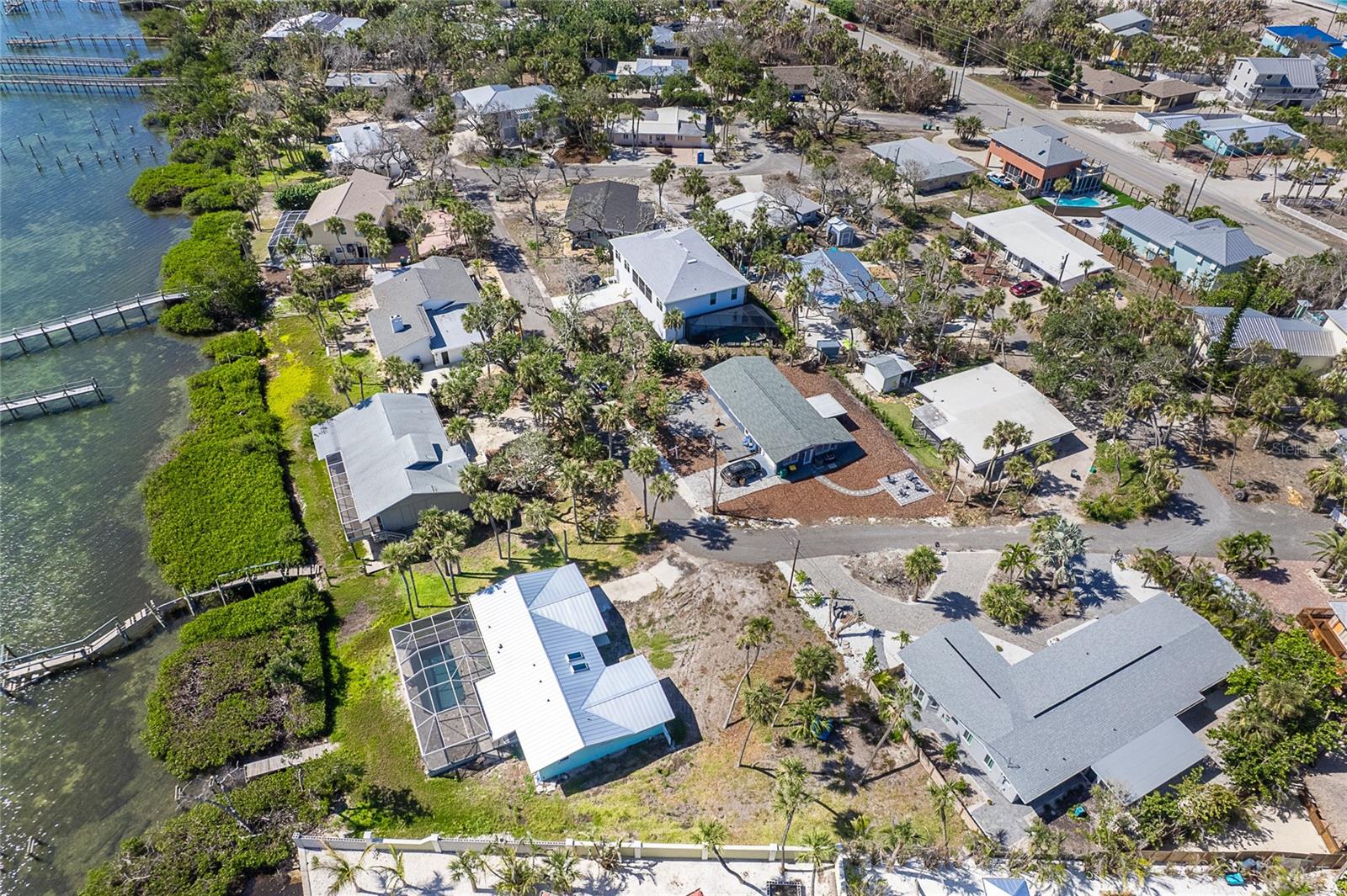 PELICAN SHORES - Residential