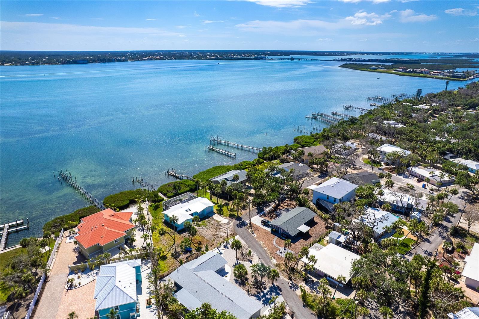 PELICAN SHORES - Residential