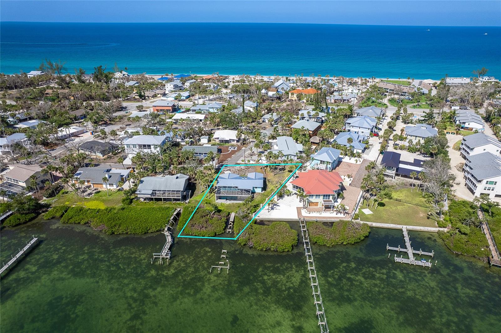 PELICAN SHORES - Residential