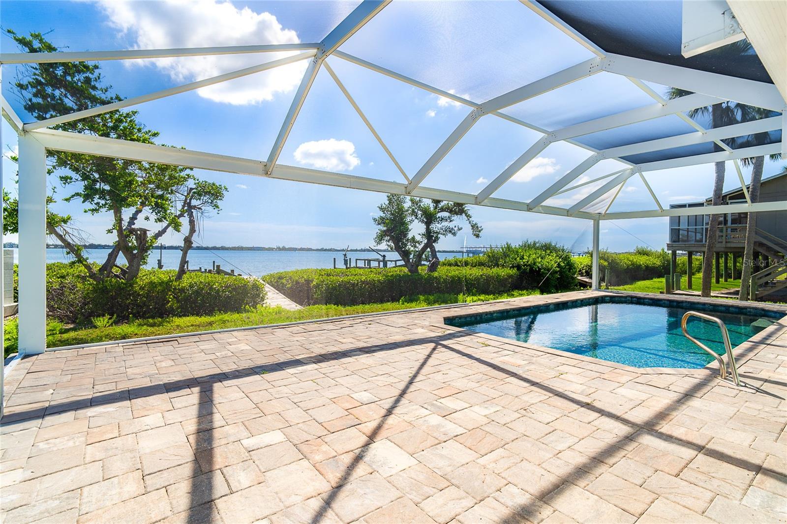 PELICAN SHORES - Residential