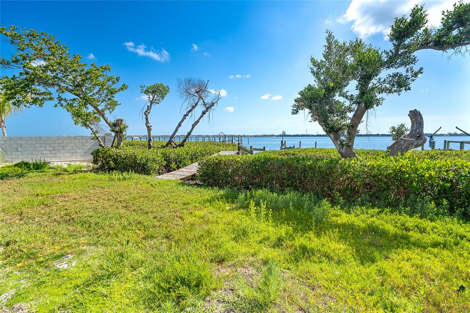 PELICAN SHORES - Residential
