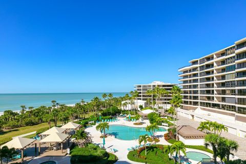 A home in LONGBOAT KEY