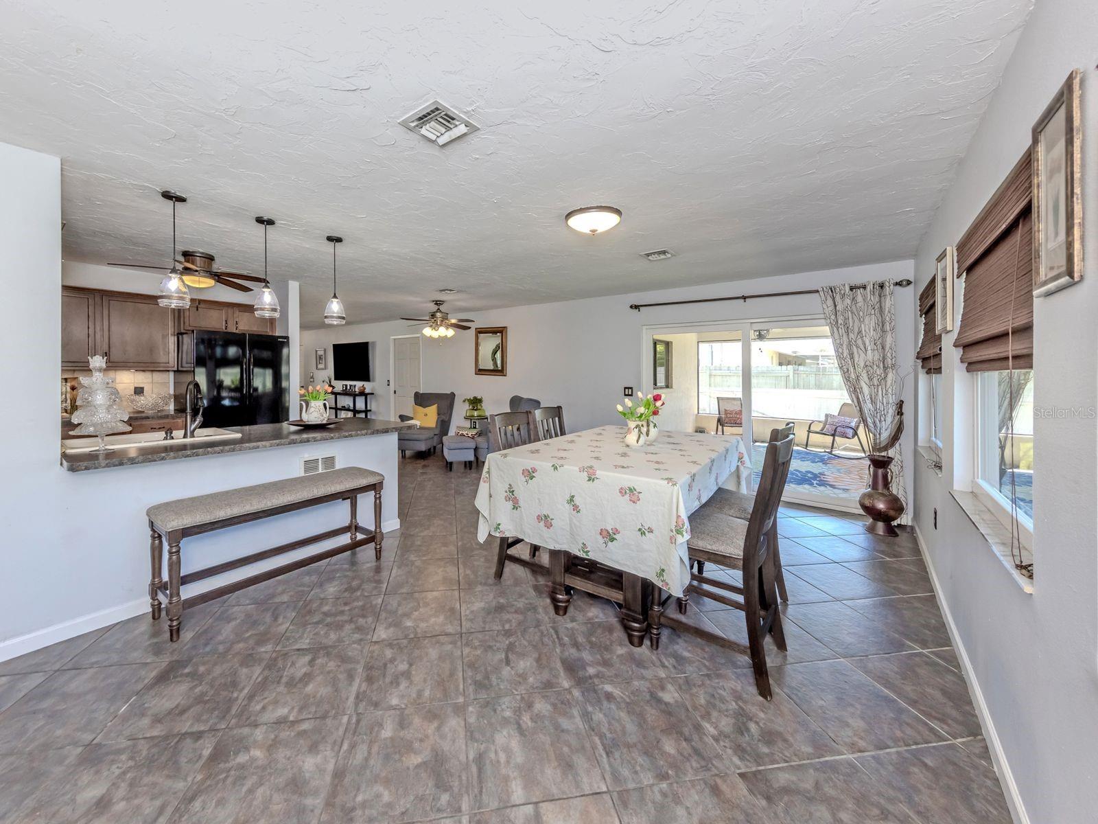 SOUTH VENICE - Residential