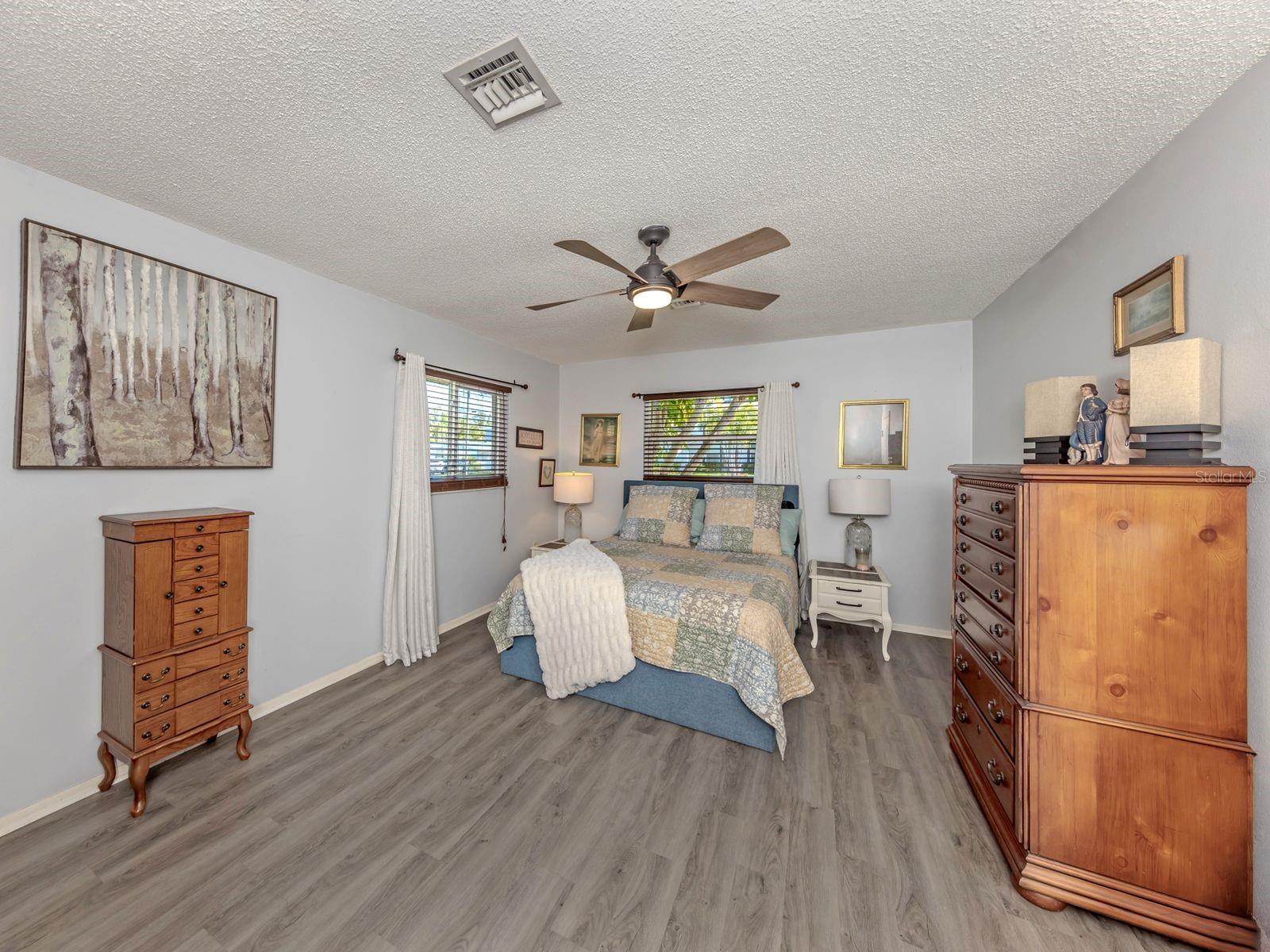 SOUTH VENICE - Residential