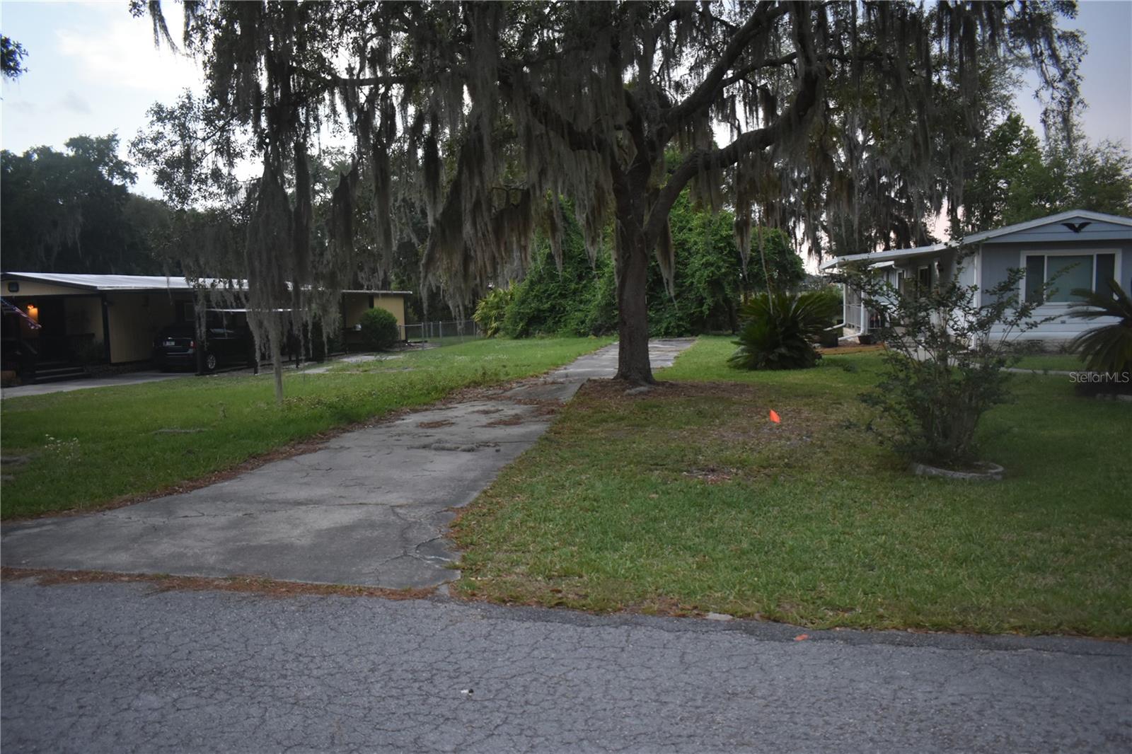 HEARTY HOST LAKE RESIDENCE B - Land